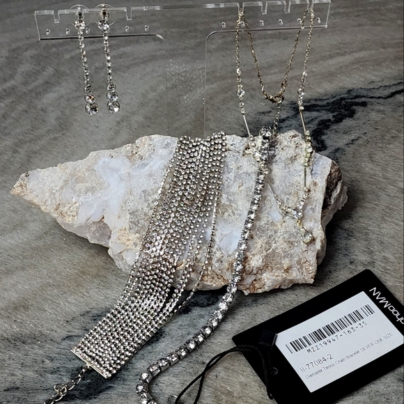 GLITZ and Glamour Rhinestone Bling bundle - Picture 1 of 16